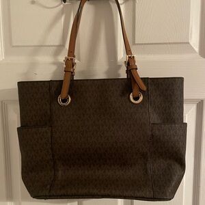 Michael Kors Jet Set Travel bag